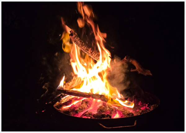 Weltfrauentag 2026: Lagerfeuer