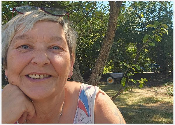 Was Frauensolidarität bedeutet erklärt Trauma-Coach Sylvia Tornau